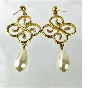 VTG Gold Tone Swirl Design Pearl Dangle Earrings